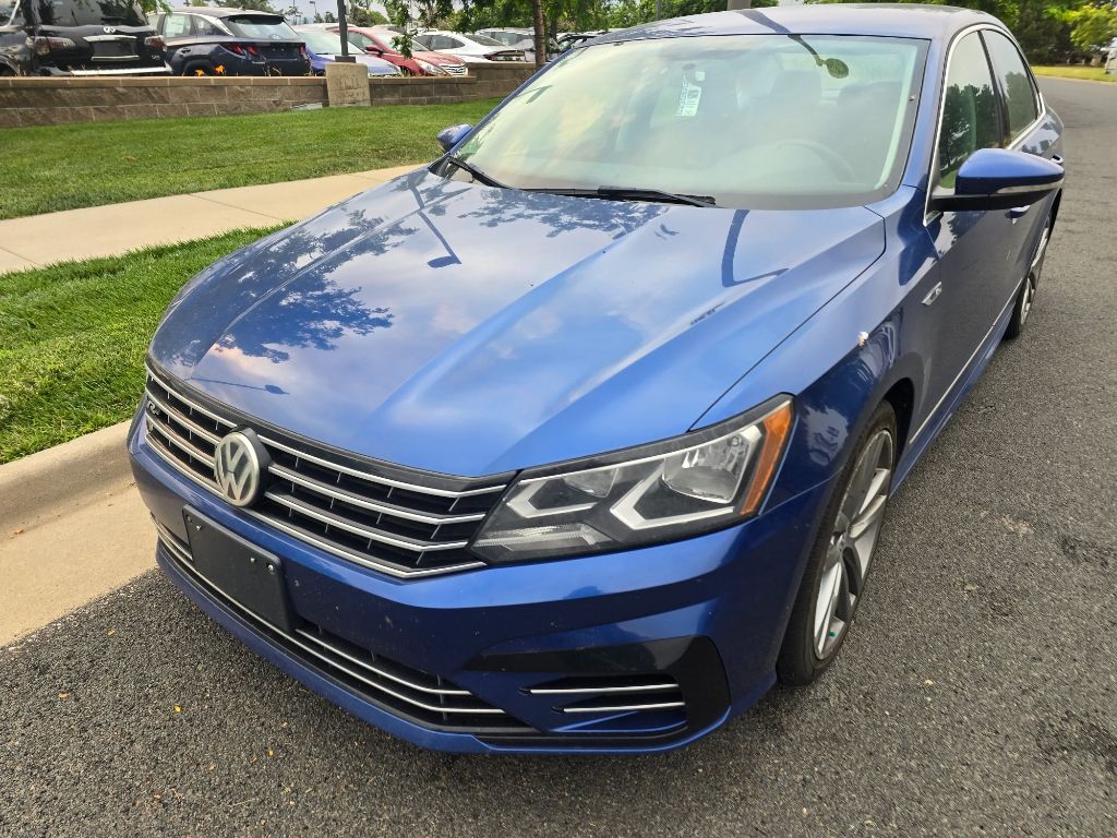 2017 Volkswagen Passat R-Line photo 10