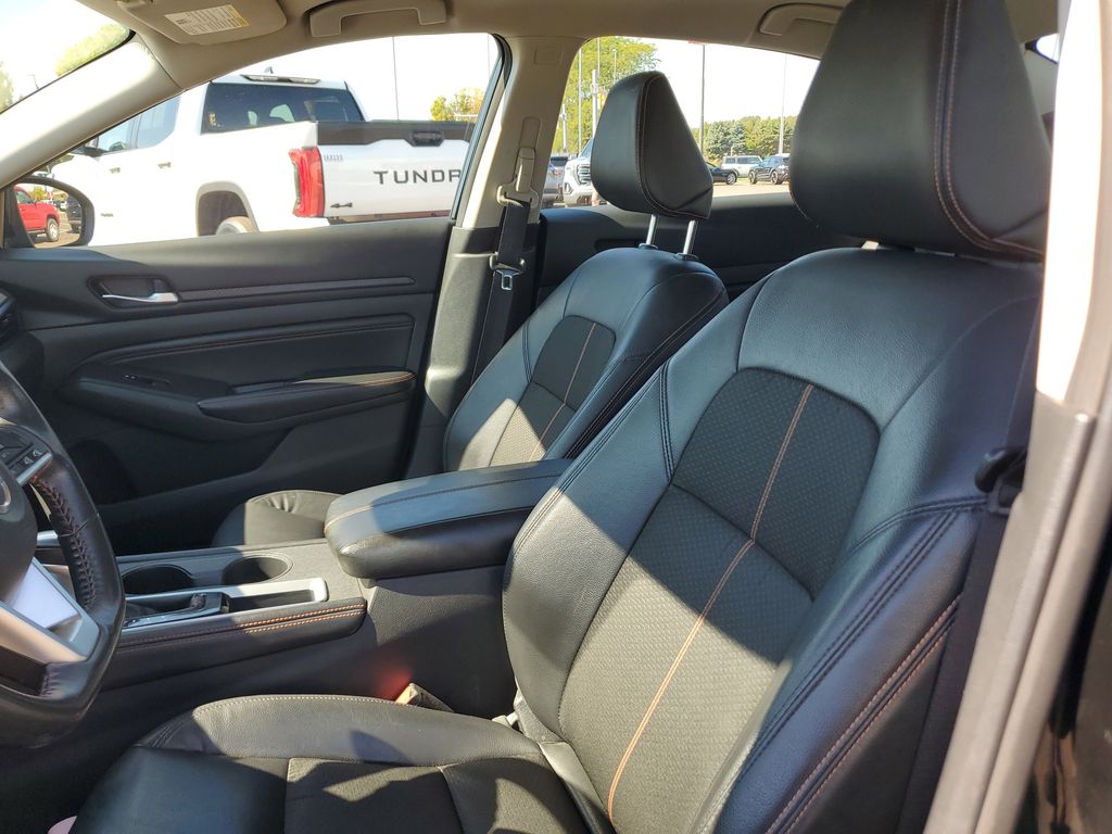 2022 Nissan Altima 2.5 SR photo 14