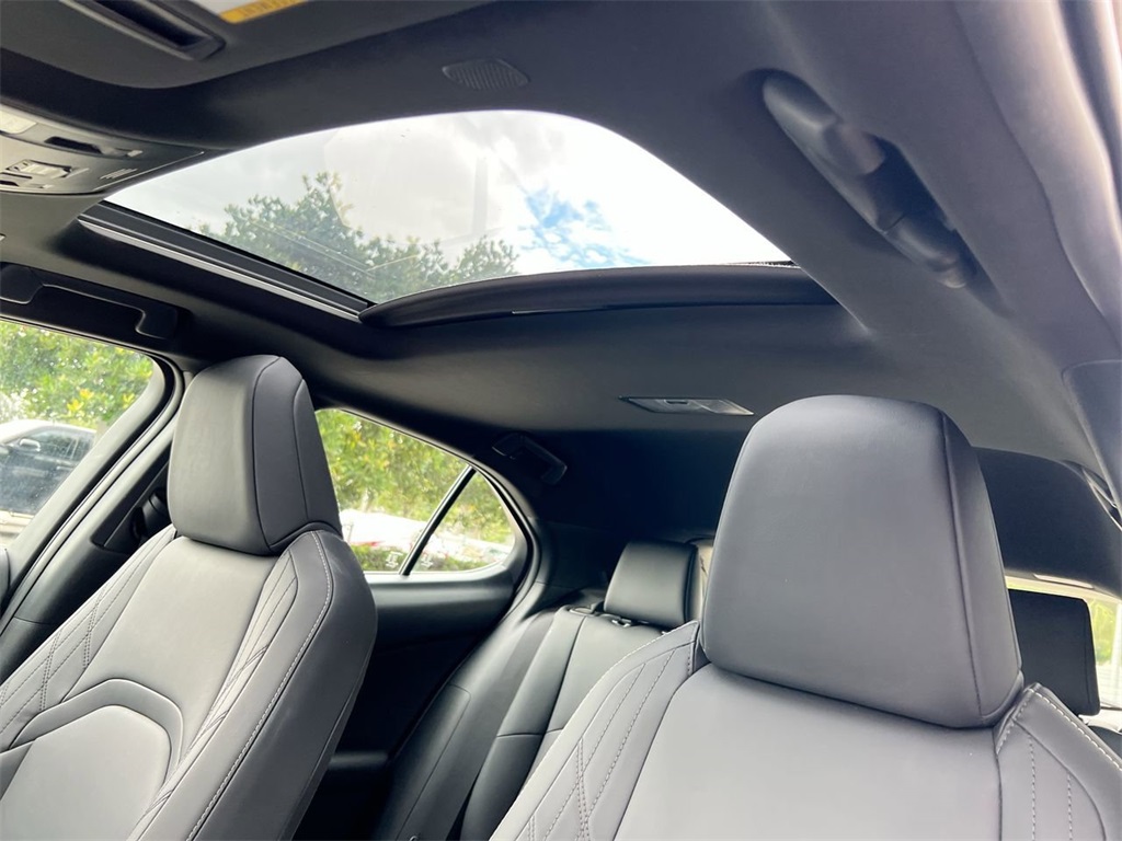 2023 Lexus UX 250h F SPORT Design photo 18