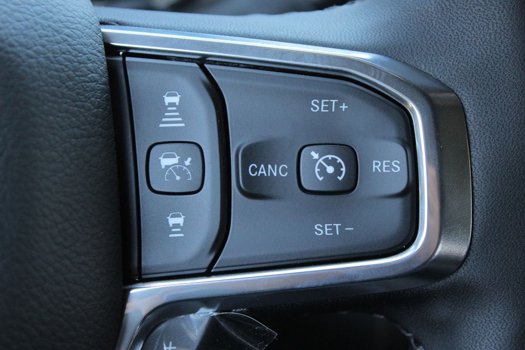 2025 Ram 3500 Laramie photo 32