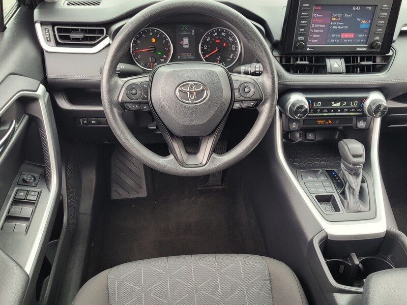 2022 Toyota RAV4 XLE photo 7