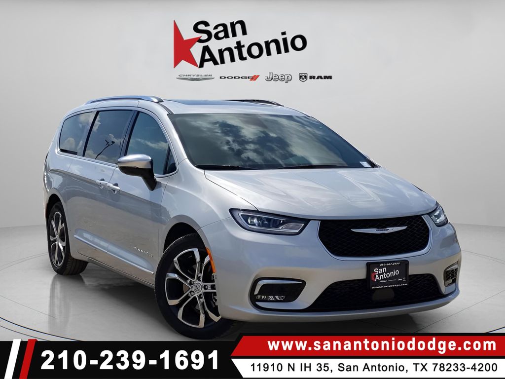 2026 Chrysler Pacifica Pinnacle's photo