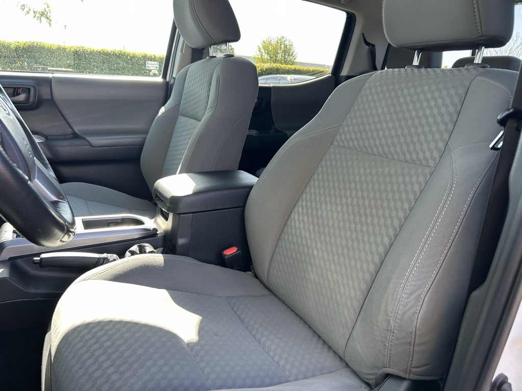 2021 Toyota Tacoma SR5 photo 21