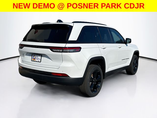 2025 Jeep Grand Cherokee Altitude photo 2