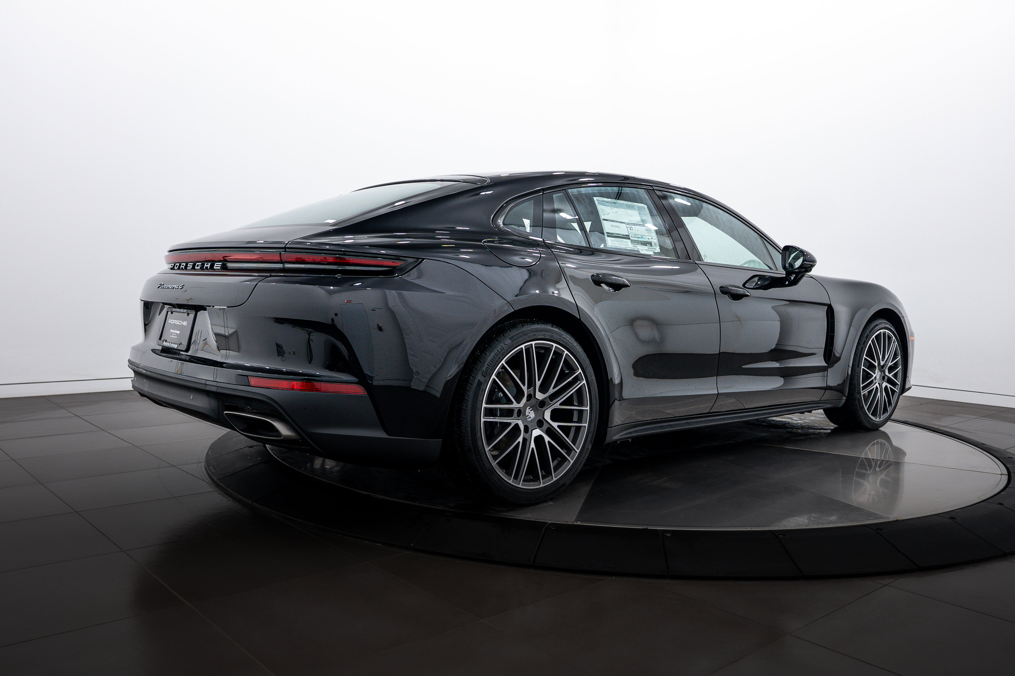 2026 Porsche Panamera 4 photo 3