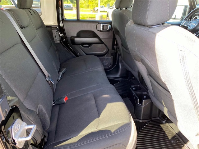 2020 Jeep Wrangler Unlimited Sahara photo 24