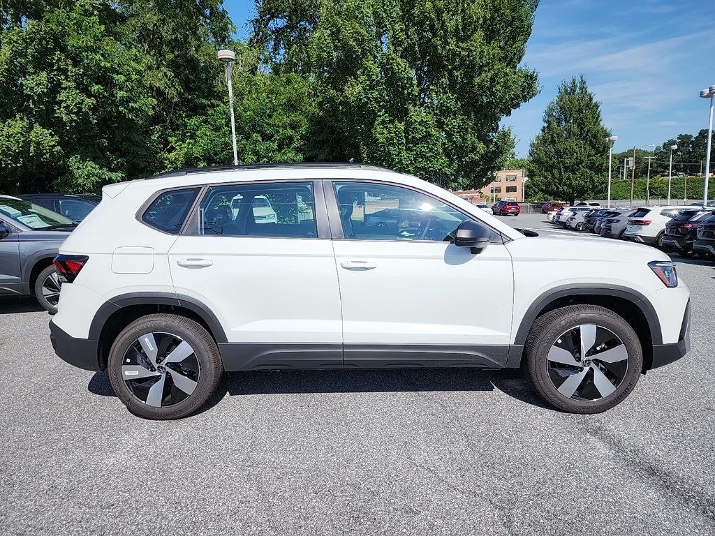2025 Volkswagen Taos S photo 4