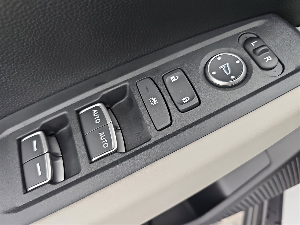 2025 Honda Accord LX photo 27