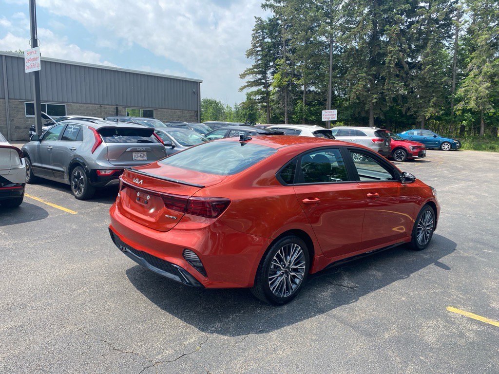 2022 Kia Forte GT-Line photo 7