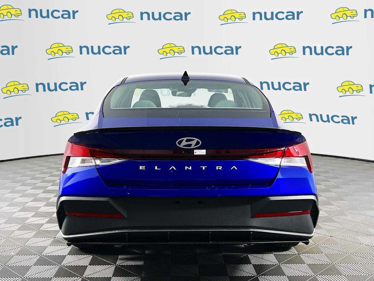 2025 Hyundai Elantra SEL Sport photo 5