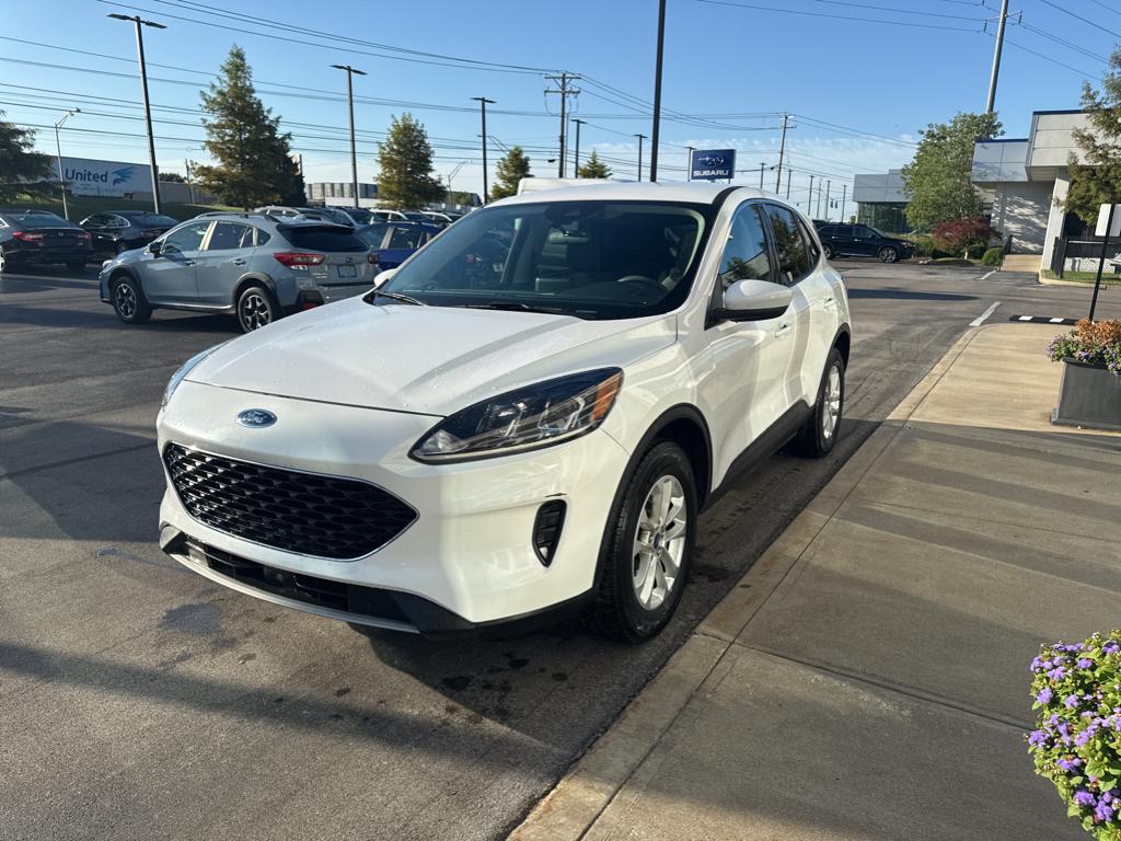 2020 Ford Escape SE photo 3