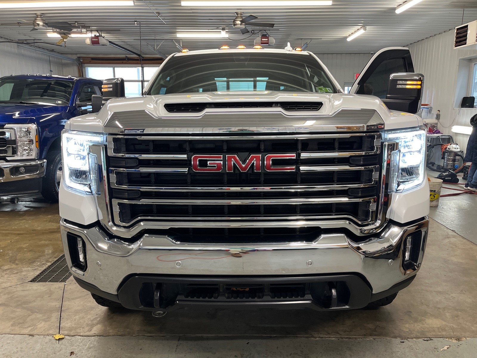 2020 Gmc Sierra SLT photo 2