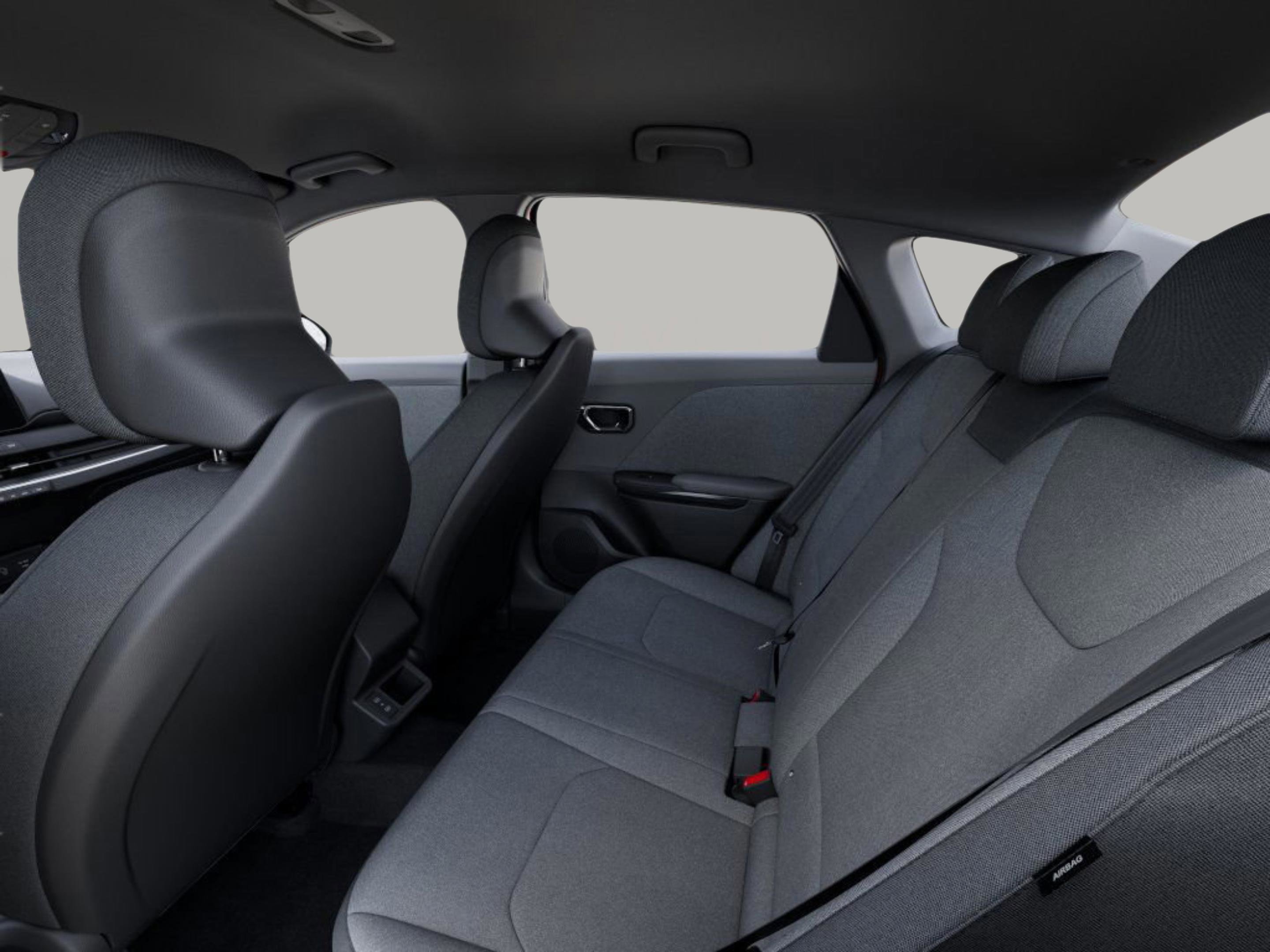2025 Kia K4 LXS photo 17