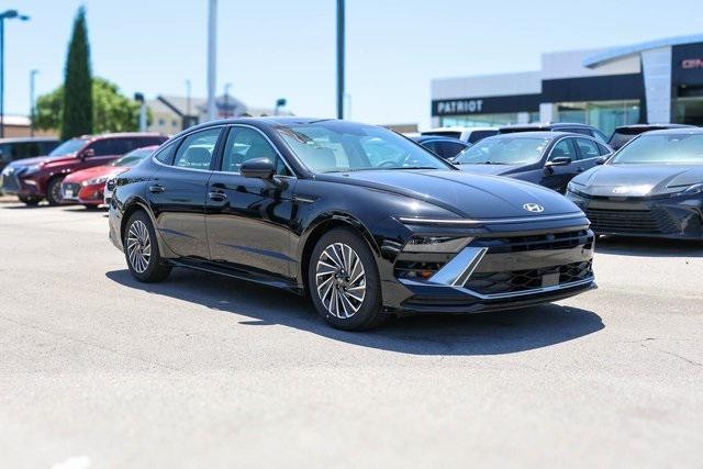 2025 Hyundai SONATA HYBRID Limited
