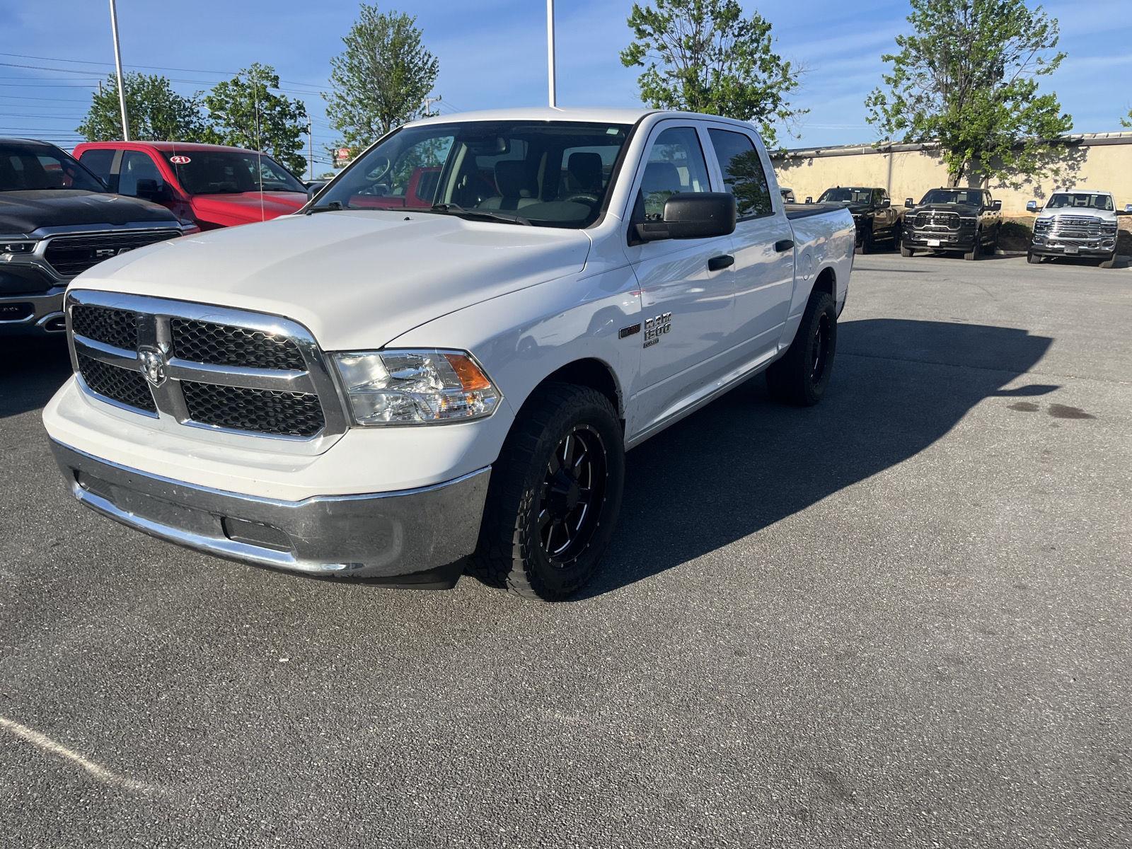 2019 Ram 1500 Classic Tradesman photo 3