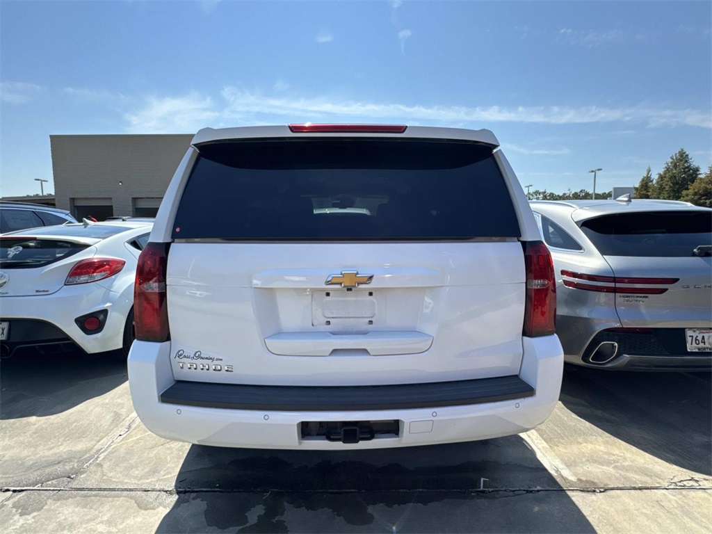 2019 Chevrolet Tahoe LT photo 2