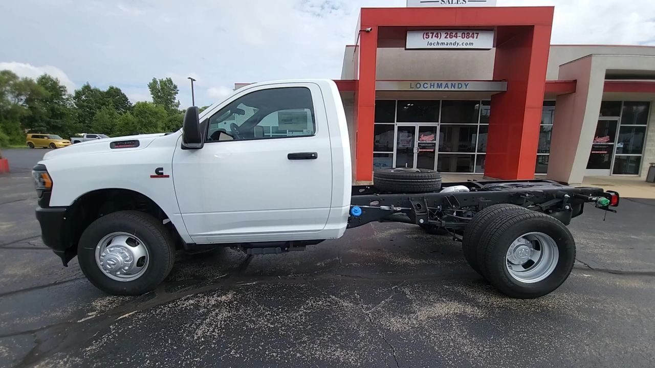 2023 Ram 3500 Tradesman photo 5
