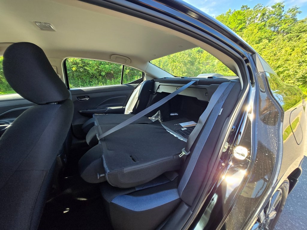 2025 Nissan Versa SV photo 11