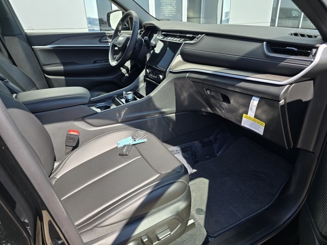 2025 Jeep Grand Cherokee Limited photo 6