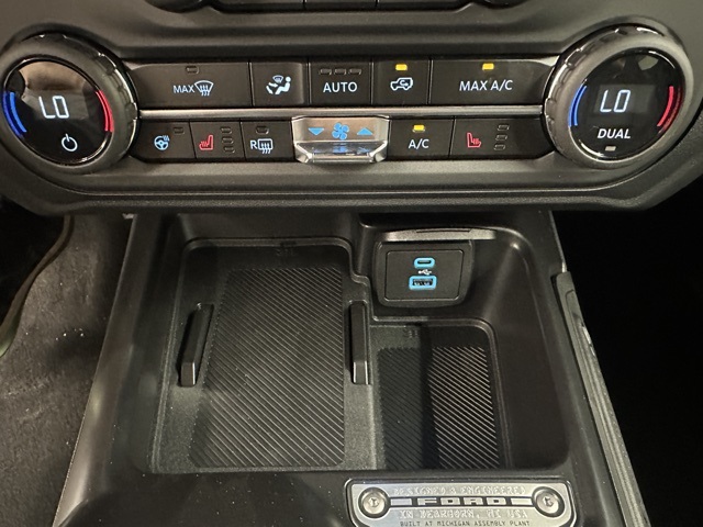 2025 Ford Bronco Outer Banks photo 24