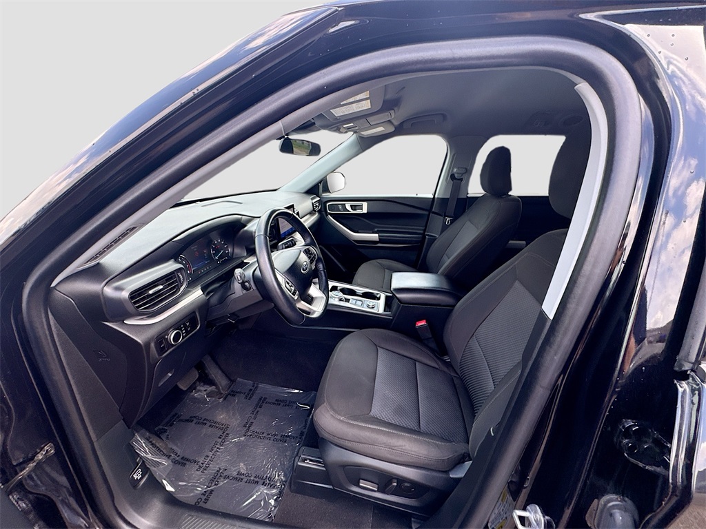 2023 Ford Explorer XLT photo 16