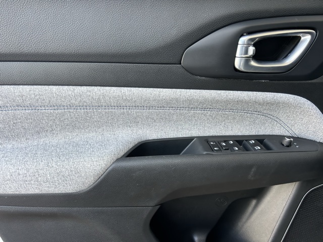 2023 Jeep Compass Sport photo 27