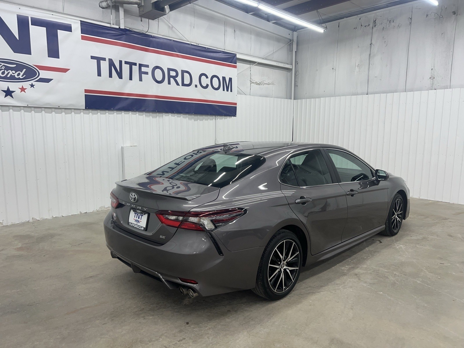 2024 Toyota Camry SE photo 2