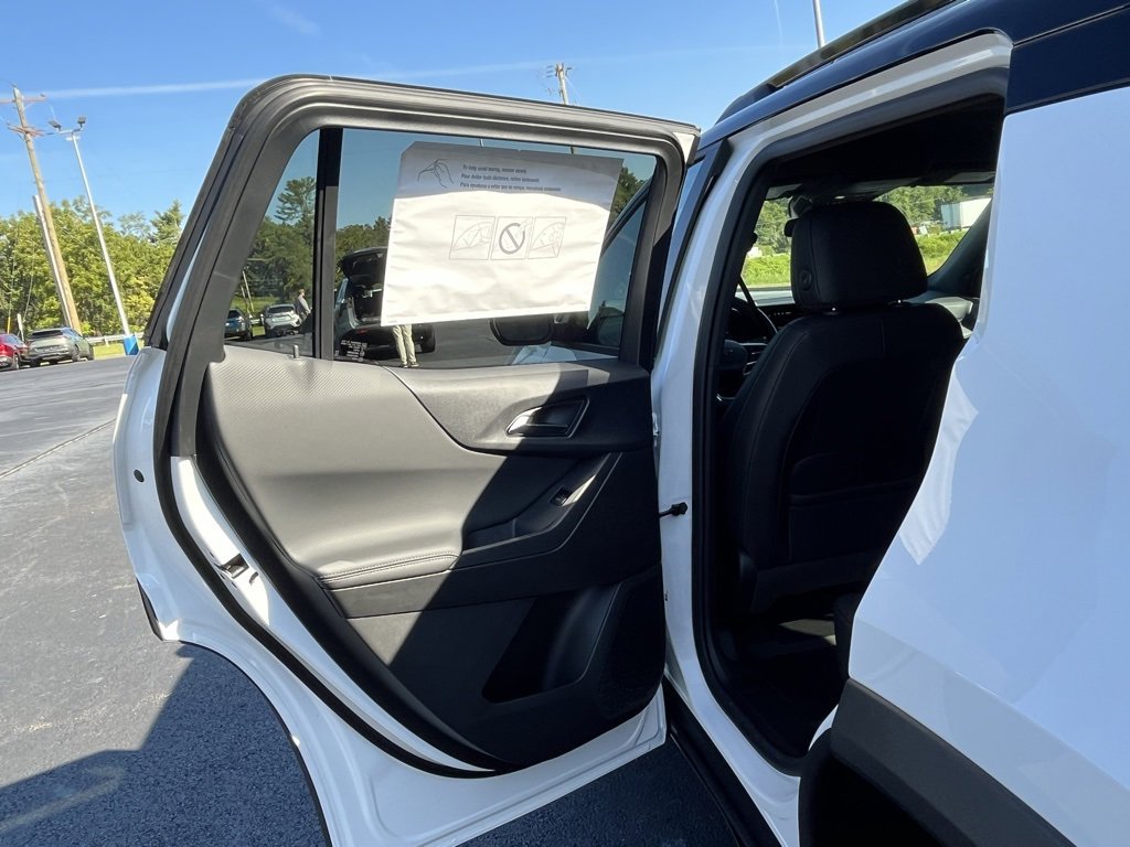 2026 Chevrolet Equinox LT photo 12
