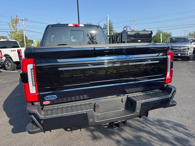 2025 Ford F-350 Platinum photo 4