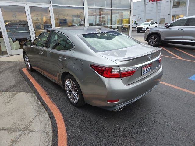 2016 Lexus ES 350 photo 3