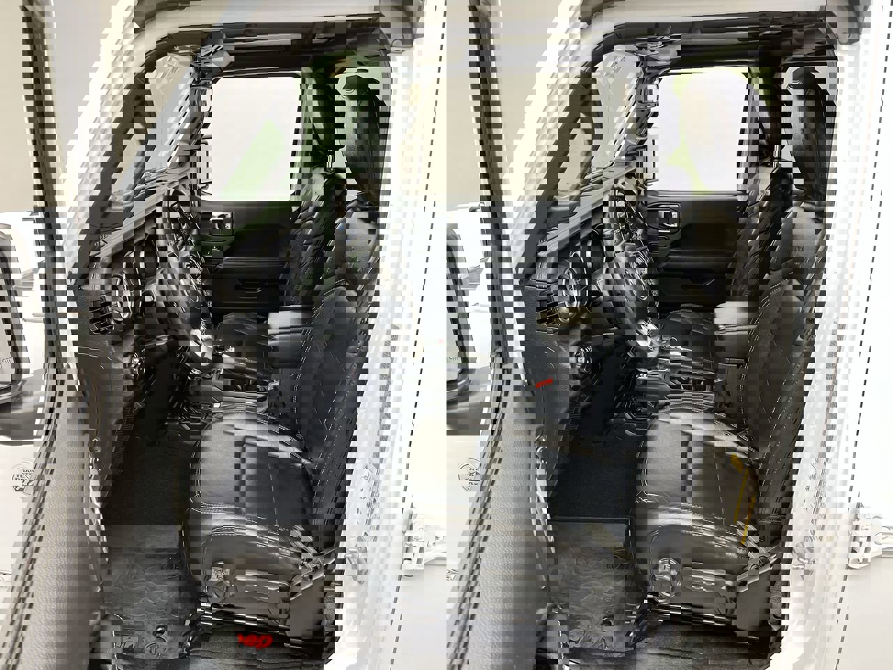 2018 Jeep Wrangler Unlimited Sahara photo 3