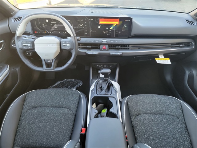 2025 Kia K4 GT-Line photo 17