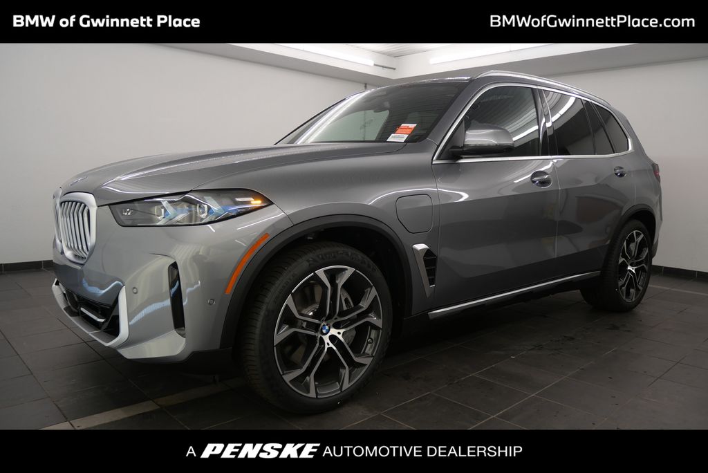 2025 BMW X5 50e's photo