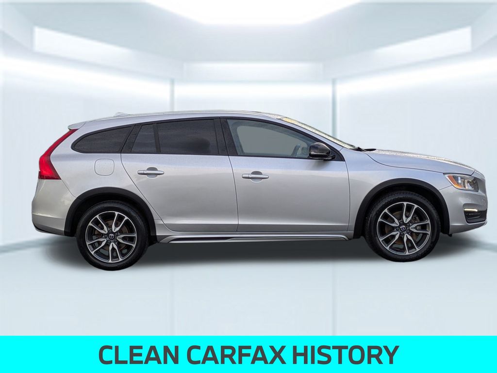 2018 Volvo V60 Cross Country T5 photo 6