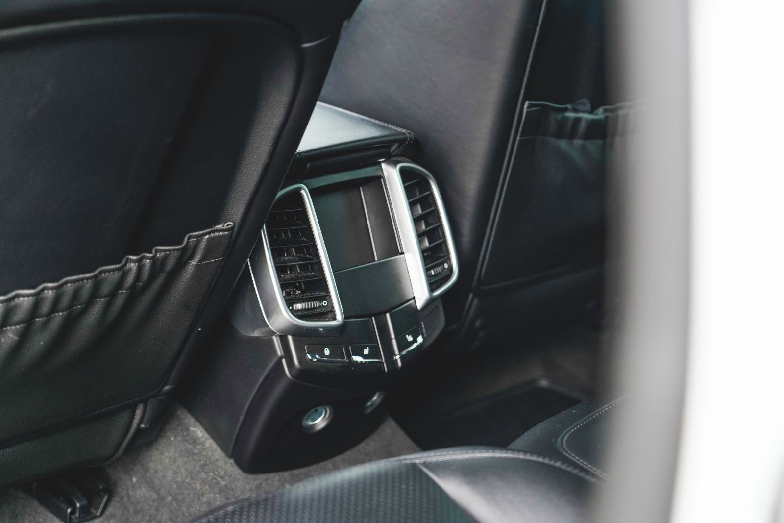 2016 Porsche Cayenne Turbo photo 20