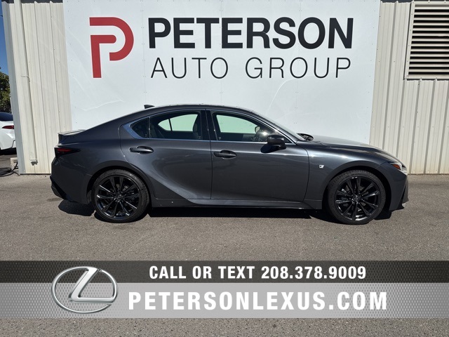 2023 Lexus IS 350 F SPORT photo 2