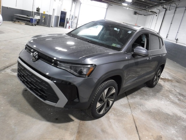 2025 Volkswagen Taos SE photo 6