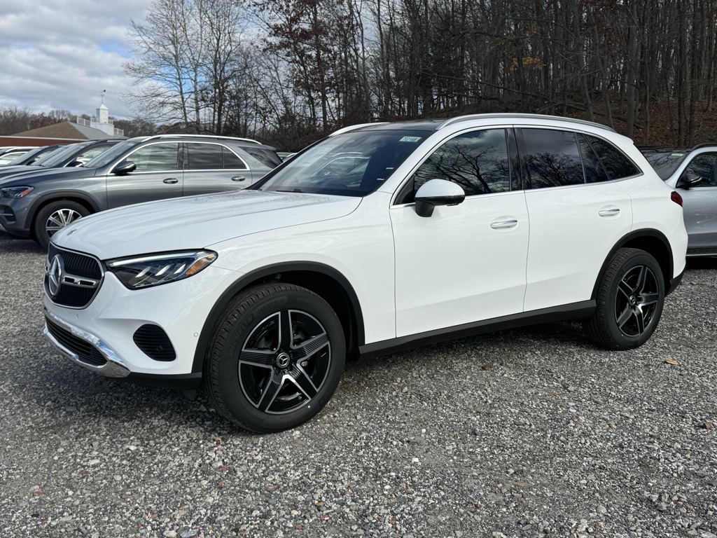 2026 Mercedes Benz GLC 300 4MATIC photo 3