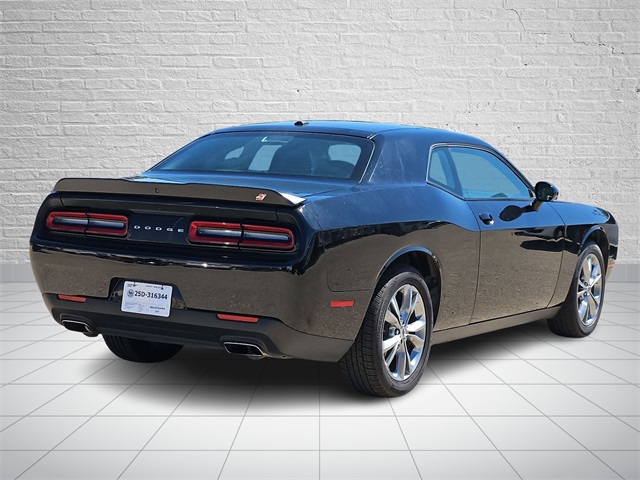 2023 Dodge Challenger SXT photo 4