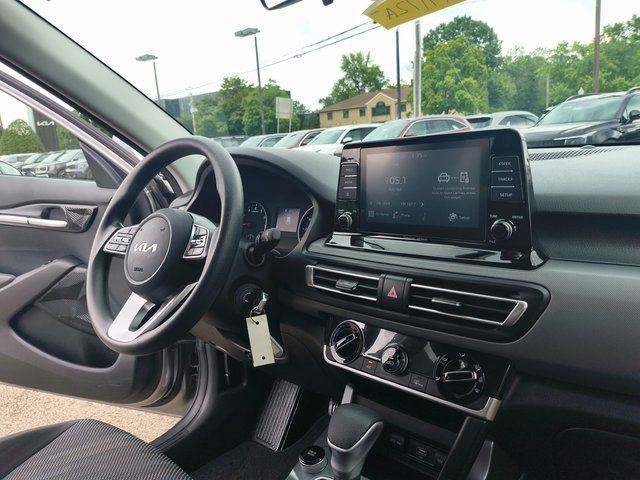 2023 Kia Seltos LX photo 26