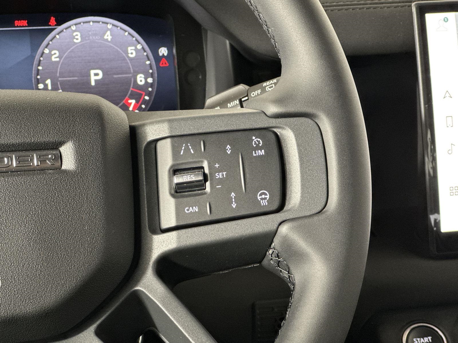 2025 Land Rover Defender 110 X-Dynamic SE photo 13