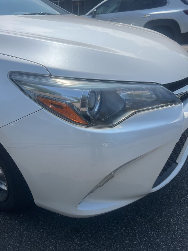 2017 Toyota Camry SE photo 14