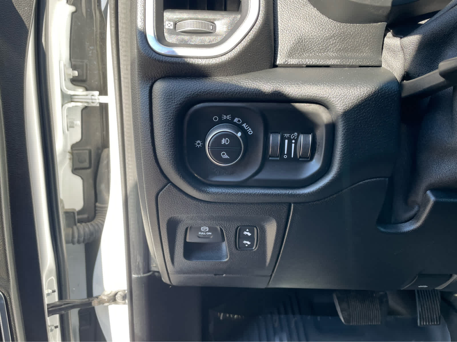2021 Ram 1500 Laramie photo 13