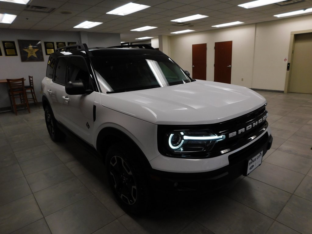 2022 Ford Bronco Sport Outer Banks photo 3