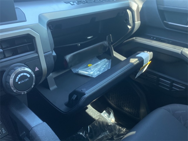 2025 Toyota Tacoma SR5 4x4 Double Cab photo 26