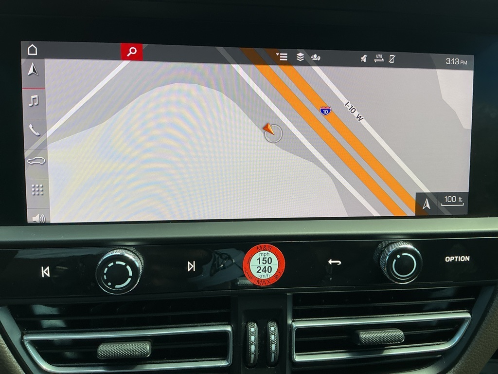 2024 Porsche Macan Base photo 11