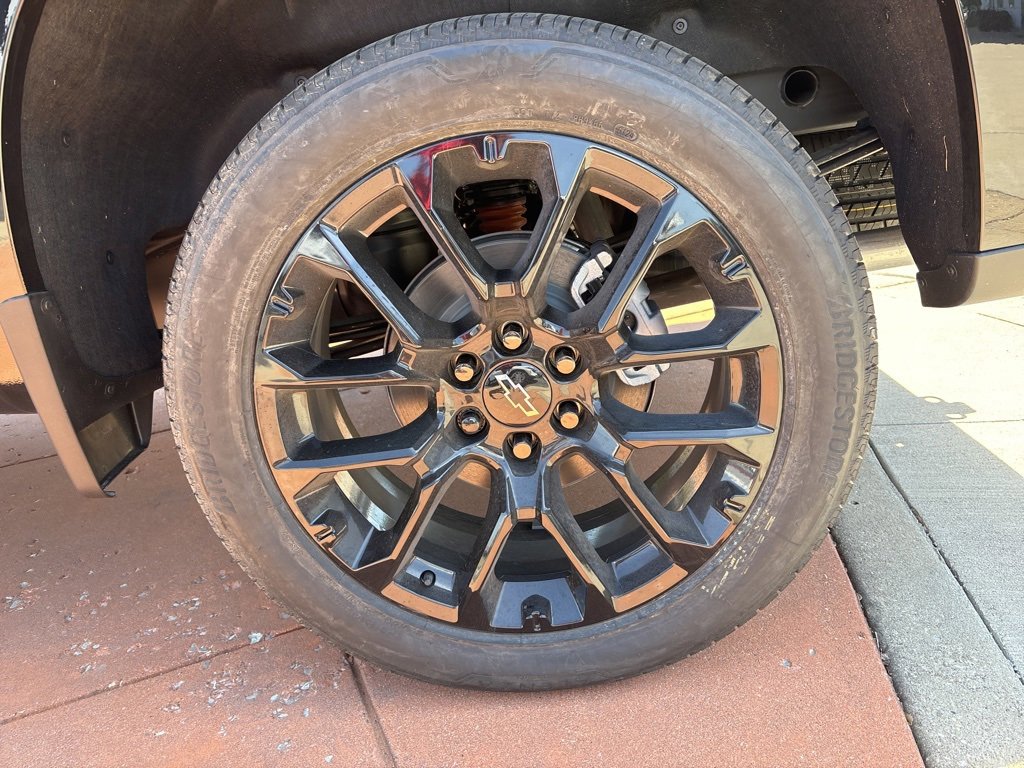 2025 Chevrolet Silverado 1500 LTZ photo 9