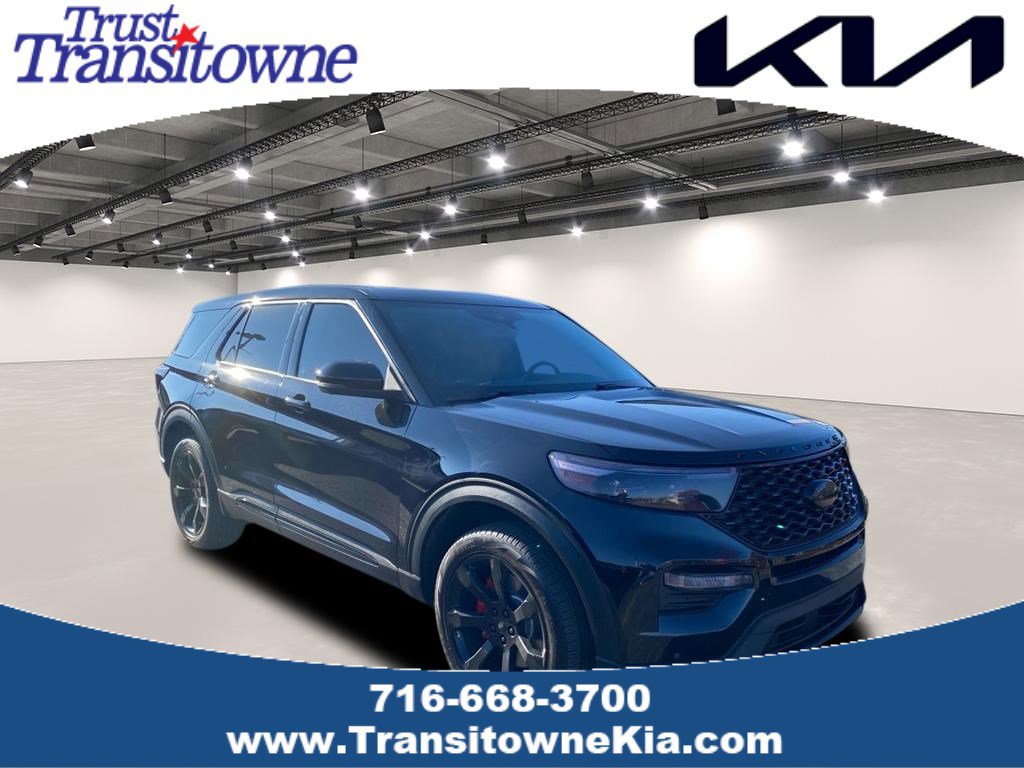2022 Ford Explorer ST's photo