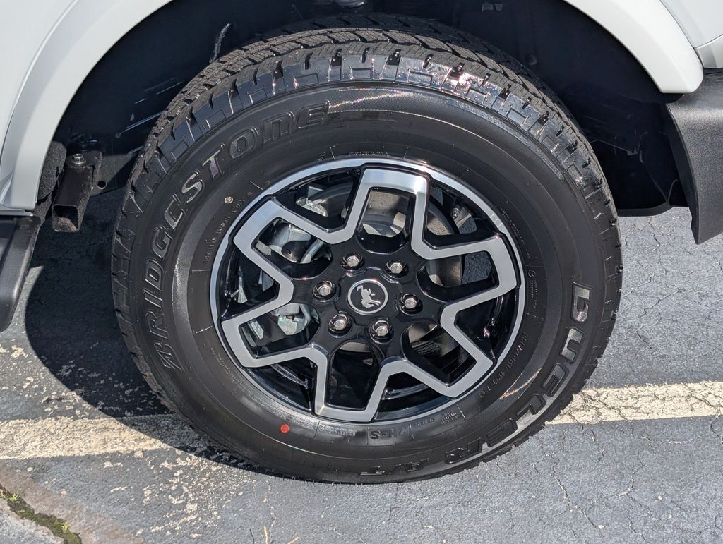2025 Ford Bronco Outer Banks photo 13