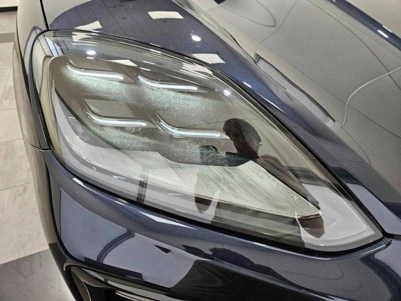 2025 Porsche Cayenne Base photo 11
